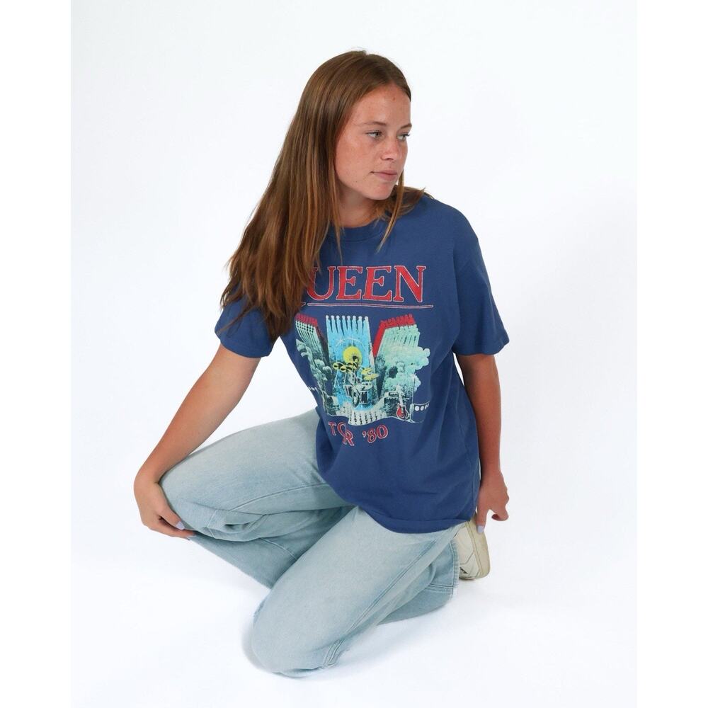 Daydreamer Rock Hall Of Fame Queen Tour 80 Woman's T-Shirt Blue Sz M READ - Picture 3 of 11